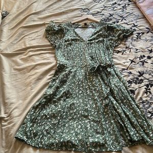 A nice flowery airy wear. Cute and simple.